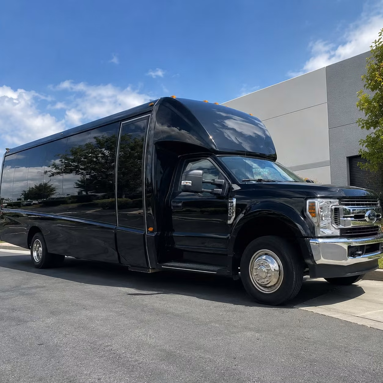 carrollton 15 passenger minibus rental