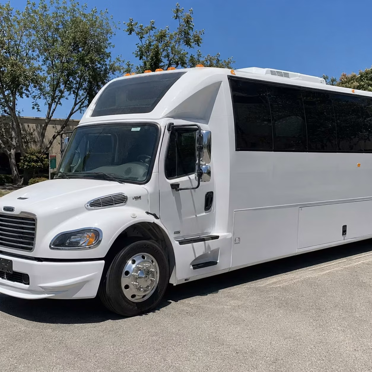 party buses for carrollton prom groups who want to arrive in style