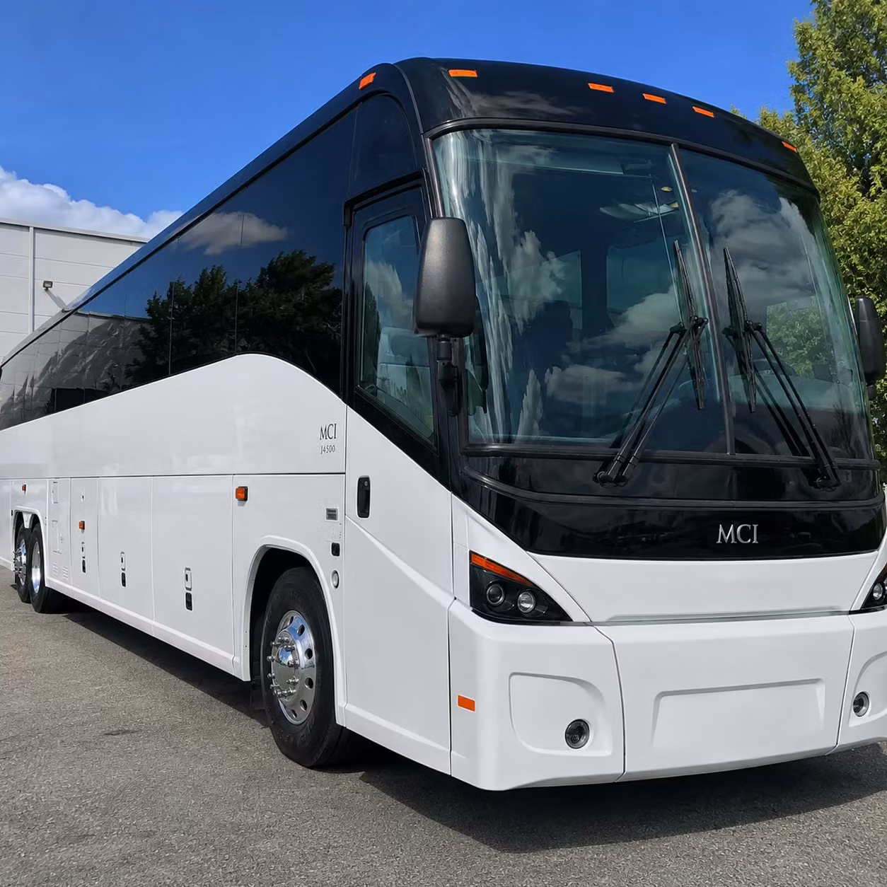 recurring shuttle routes along i 35e and the sam rayburn tollway built around your schedule